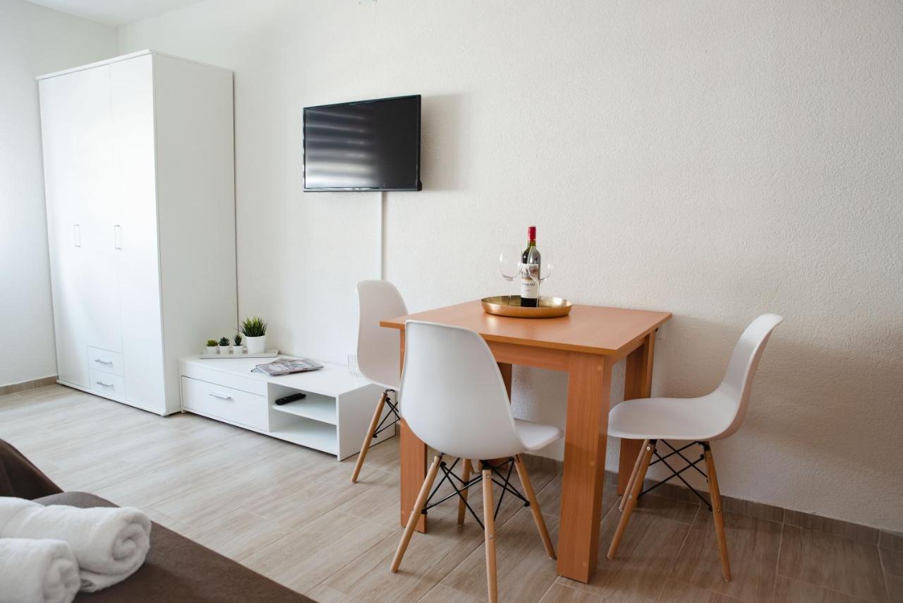 Apartmani Centar Lux New Ζρένιανιν Εξωτερικό φωτογραφία